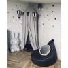 Kleiner Grau Pouf für Babyzimmer