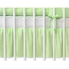 Fest gefaltete Rüsche für Babybett 140x70 cm - Hängende Herzen grün