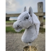 Graues Hobby Horse Pferd ideal für das Springen