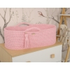 Rosa Babykorb in Boho-Stil geflochte aus Baumwollschnur