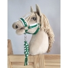 Set für Hobby Horse: Die Halfter A3 mit weißem Pelz + Kordel-Anbindestrick -weiß-grün