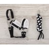Set für Hobby Horse: Die Halfter A3 mit weißem Pelz + Kordel-Anbindestrick -weiß-schwarz