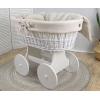 Stubenwagen mit Beige Bettbezug