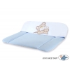Wickelauflage auf Wickeltisch - Teddy Bär Barnaba blau