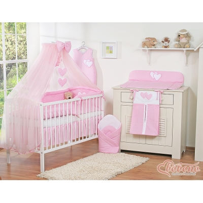 Babybett Bettwäscheset 11-tlg mit Moskitonetz - Hängende Herzen rosa