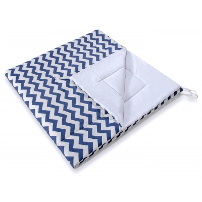 Doppelseitige Teepee Spielmatte - Chevron dunkelblau