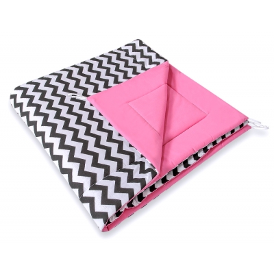 Doppelseitige Teepee Spielmatte - Chevron schwarz/ dunkel rosa