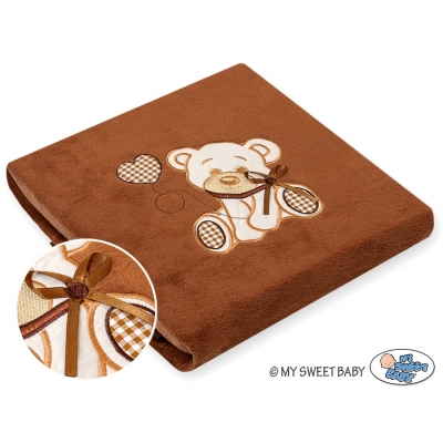 Polar Fleece Babydecke - Bär mit Schleife braun