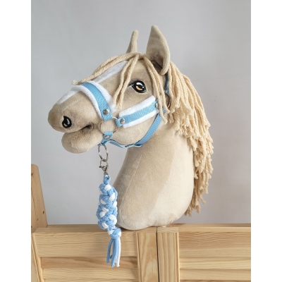Set für Hobby Horse: Die Halfter A3 mit weißem Pelz + Kordel-Anbindestrick -weiß-hellblau