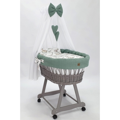 Weidenkorb mit Rollen für Babys mit Bettwäsche-Set