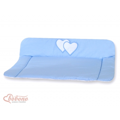 Wickelauflage auf Wickeltisch - Hängende Herzen blau