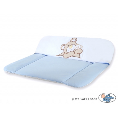 Wickelauflage auf Wickeltisch - Teddy Bär Barnaba blau