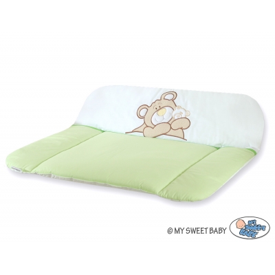 Wickelauflage auf Wickeltisch - Teddy Bär Barnaba grün