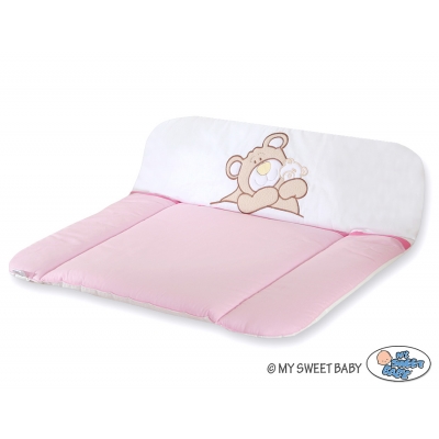Wickelauflage auf Wickeltisch - Teddy Bär Barnaba rosa
