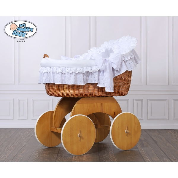 Baby Stubenwagen mit Weidenhaube Lily - Weiß mit Stickerei