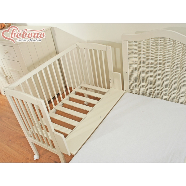 Beistellbett mit Rollen und Matratze