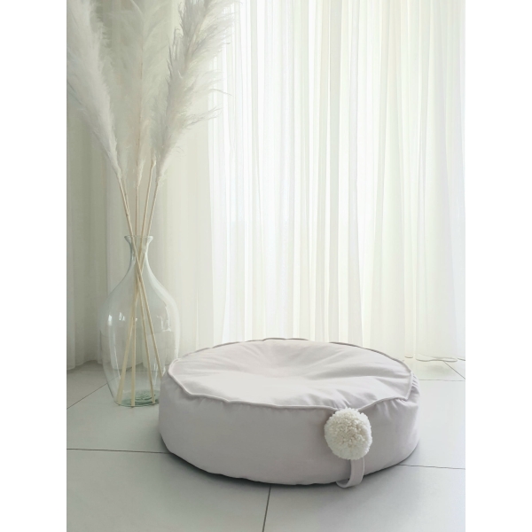 Kleiner Pouf für Babyzimmer Creme