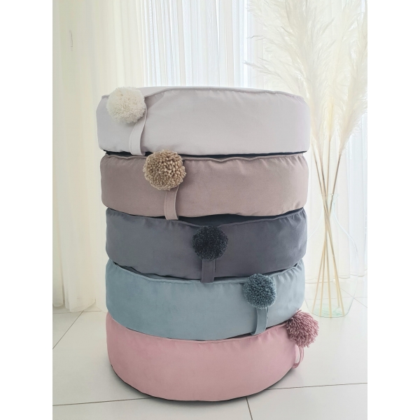 Kleiner Pouf für Babyzimmer Creme