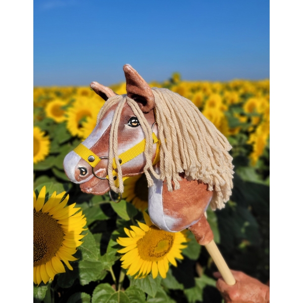 Hobby Horse Steckenpferd Pferd Tobiano mit beiger Mähne A4