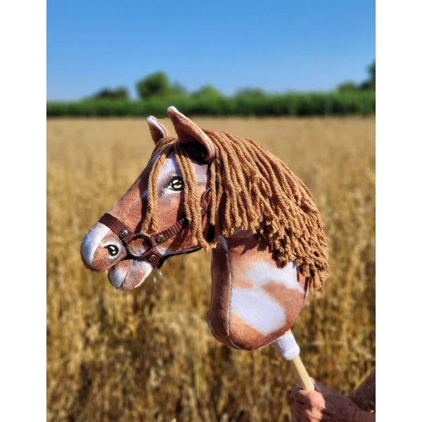 Hobby Horse Steckenpferd Tobiano mit brauner Mähne