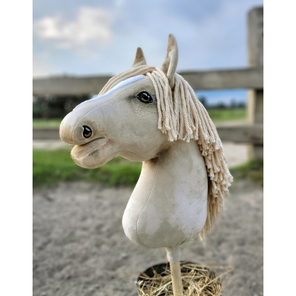 Hobby Horse Steckenpferd Pferd am Stiel Premium - Cremello Pferd