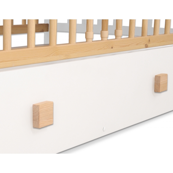 Naturholz Babybett mit Schoubladen