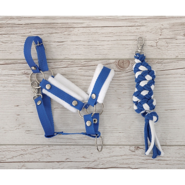 Set für Hobby Horse: Die Halfter A3 mit weißem Pelz + Kordel-Anbindestrick -weiß-blau