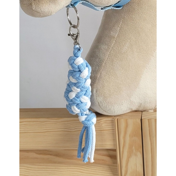 Set für Hobby Horse: Die Halfter A3 mit weißem Pelz + Kordel-Anbindestrick -weiß-hellblau