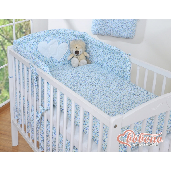 Universal Babybett Kopfschutz - Hängende Herzen blaue Blümchen