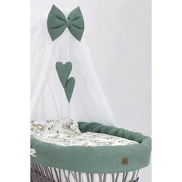 Weidenkorb mit Bettwäsche Set mit Himmel - Khaki Herzen