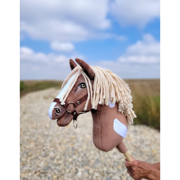 Western Steckenpferd Braun mit helle Mähne