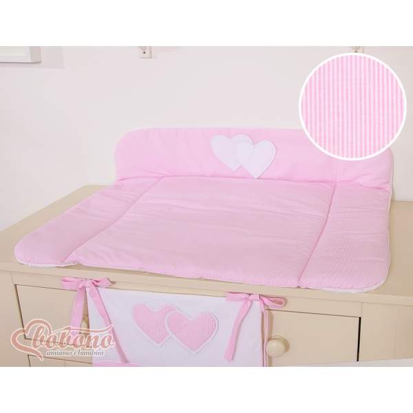 Wickelauflage auf Wickeltisch - Hängende Herzen rosa gestreift