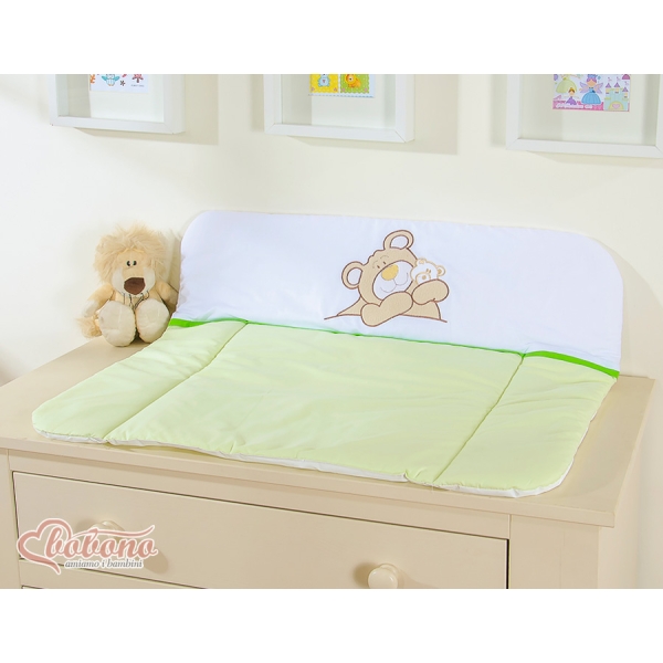 Wickelauflage auf Wickeltisch - Teddy Bär Barnaba grün